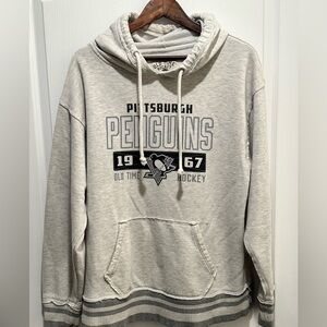 Pittsburgh Penguins Men’s Old Time Hockey Hooded Sweatshirt / Hoodie - Size: LG